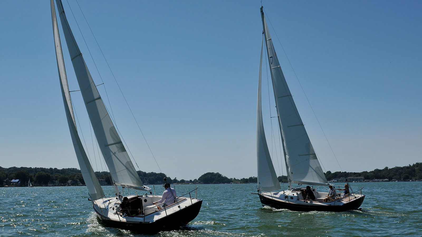 tartan vs sabre sailboats